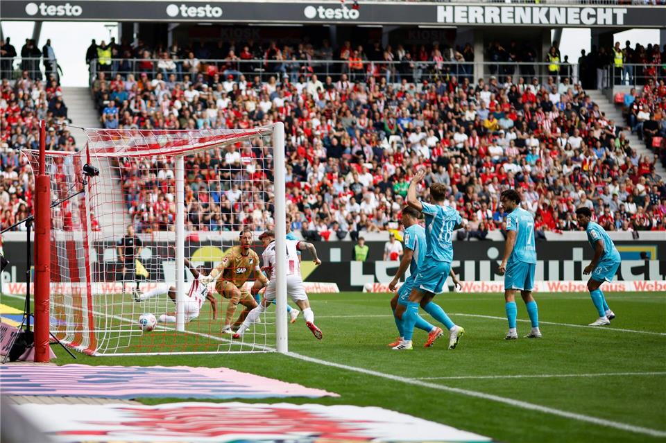 Hoffenheim passt nicht auf: Lukas Kübler schießt das 1:0 für Freiburg Philipp von Ditfurth/dpa
