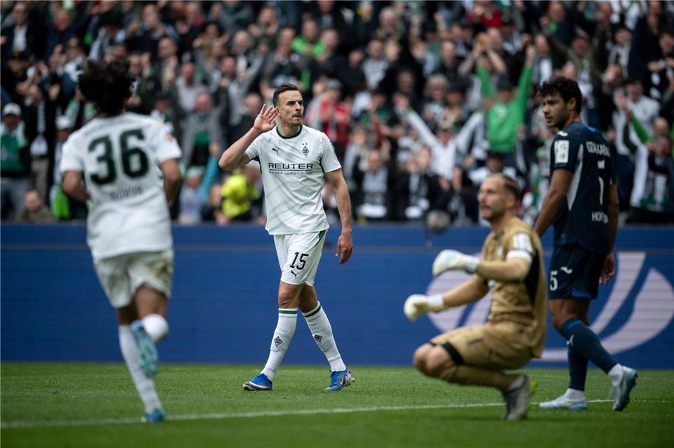 Hoffenheims Leihgabe Tabakovic jubelte für Gladbach.Fabian Strauch/dpa