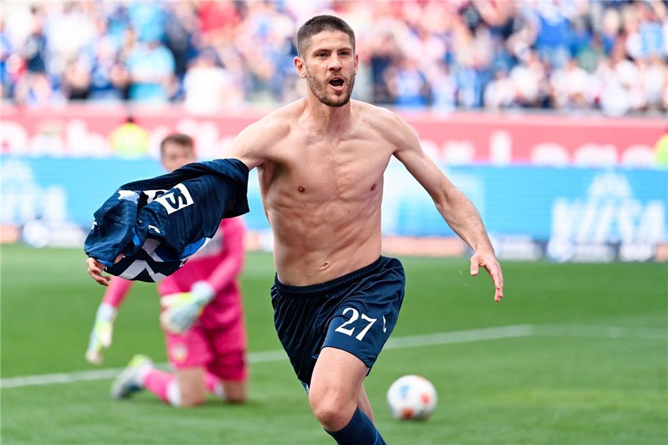 Hoffenheims Star Andrej Kramaric feiert sein zweites Tor gegen den VfB.Uwe Anspach/dpa