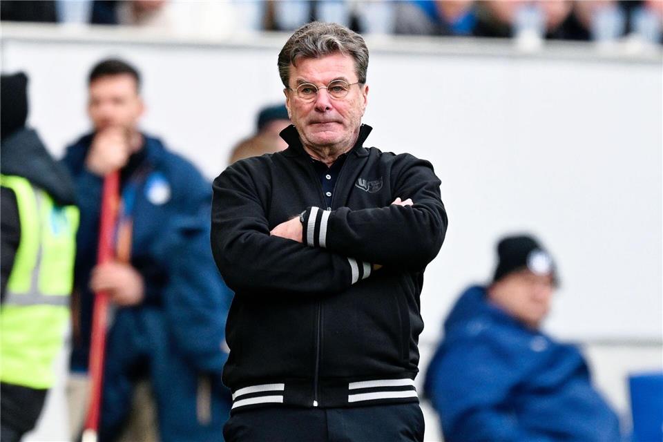 Hofft mit dem VfL Wolfsburg auf die Wende gegen den SV Werder: Trainer Dieter Hecking (Archivbild)Uwe Anspach/dpa