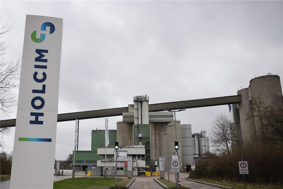 Holcim hat Berufung gegen das Urteil von Zug angekündigt (Archivbild) Christian Charisius/dpa