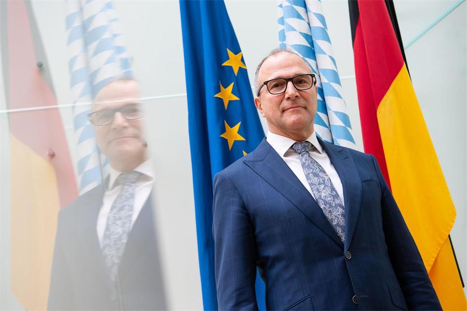 Hold ist auch Politiker, wollte sogar mal Bundespräsident werden. (Archivbild)Sven Hoppe/dpa