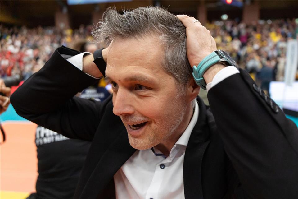 Hollosy konnte den Triumph kaum fassen.Michael Reichel/dpa