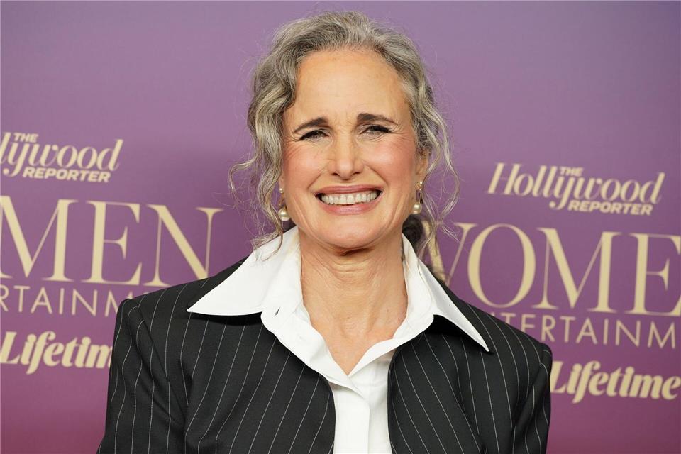 Hollywood-Schauspielerin Andie MacDowell genießt nach eigenen Angaben eine gewisse Rollenumkehr mit ihren nun erwachsenen Kindern. (Archivbild)Jordan Strauss/Invision/AP/dpa
