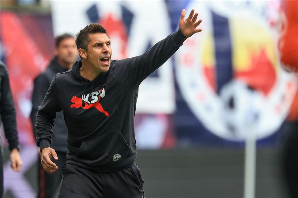 Holstein-Coach Rapp glaubt weiter an Chance auf Relegation. Jan Woitas/dpa