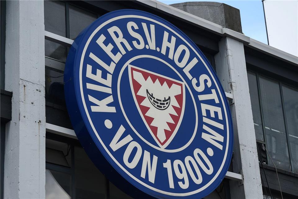 Holstein Kiel hat das dänische Talent Frederik Roslyng verpflichtet. (Symbolbild)Christophe Gateau/Deutsche Presse-Agentur GmbH/dpa