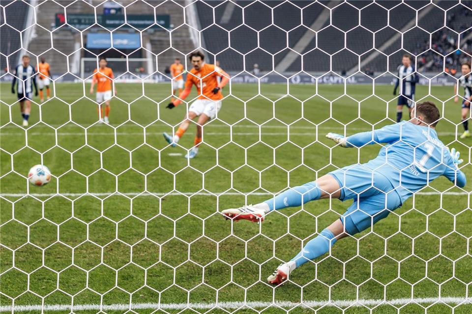 Hornby verkürzte auf 1:2.Andreas Gora/dpa