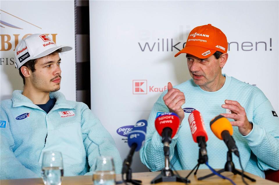 Horngachers Verhältnis zu Philipp Raimund (l) war mal schwierig. (Archivbild)Daniel Karmann/dpa