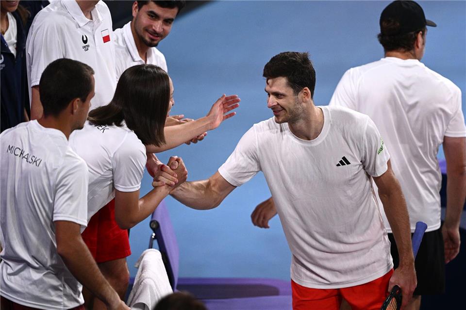 Hubert Hurkacz gewann im Finale des United Cups gegen Stan Wawrinka.Dan Himbrechts/AAP/dpa