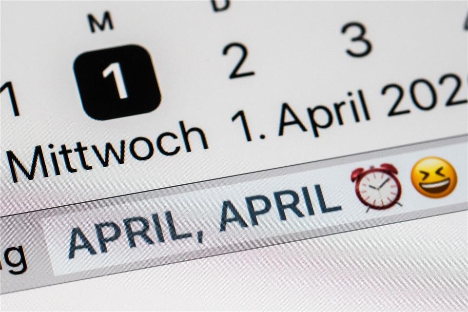 Humor mit Vorsicht: Aprilscherze im Büro dürfen weder Arbeitsabläufe stören noch Kollegen bloßstellen, sonst drohen arbeitsrechtliche Konsequenzen.Jens Kalaene/dpa-Zentralbild/dpa-tmn