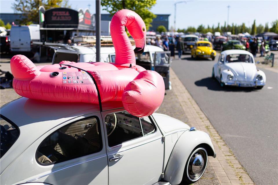 Hunderte Oldtimer-Liebhaber kommen zum „MaiKäfertreffen“.Michael Matthey/dpa