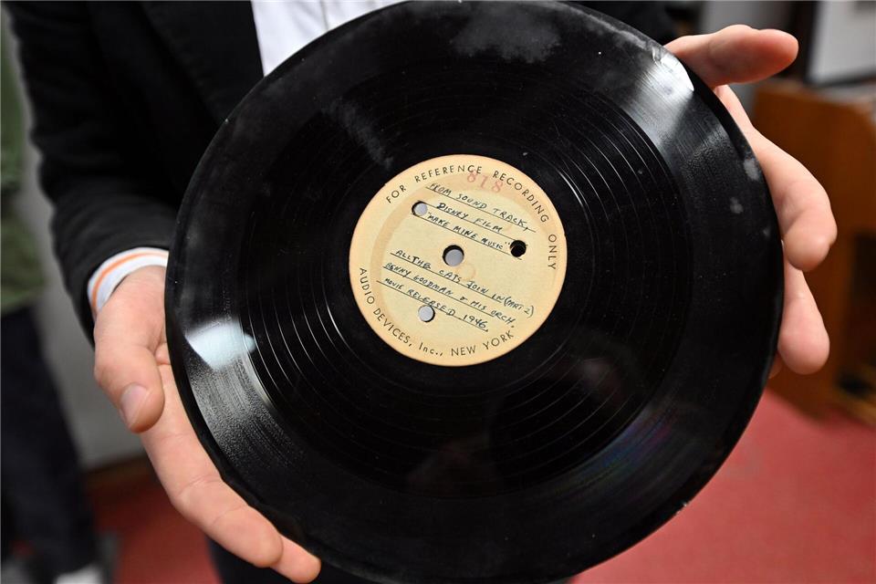 Hunderte Tonträger, darunter Acetat-Platten, gehören zu der Benny-Goodman-Sammlung, die das Lippmann+Rau-Musikarchiv in Eisenach digitalisiert.Martin Schutt/dpa