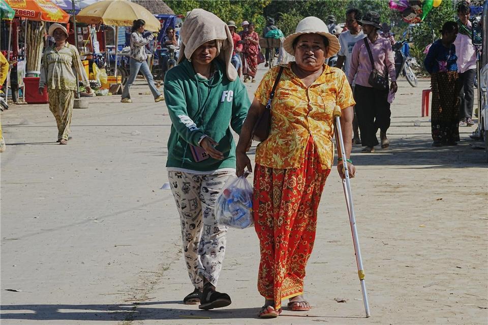 Hunderttausende Bewohner der Grenzregion wurden in die Flucht getrieben.Heng Sinith/AP/dpa