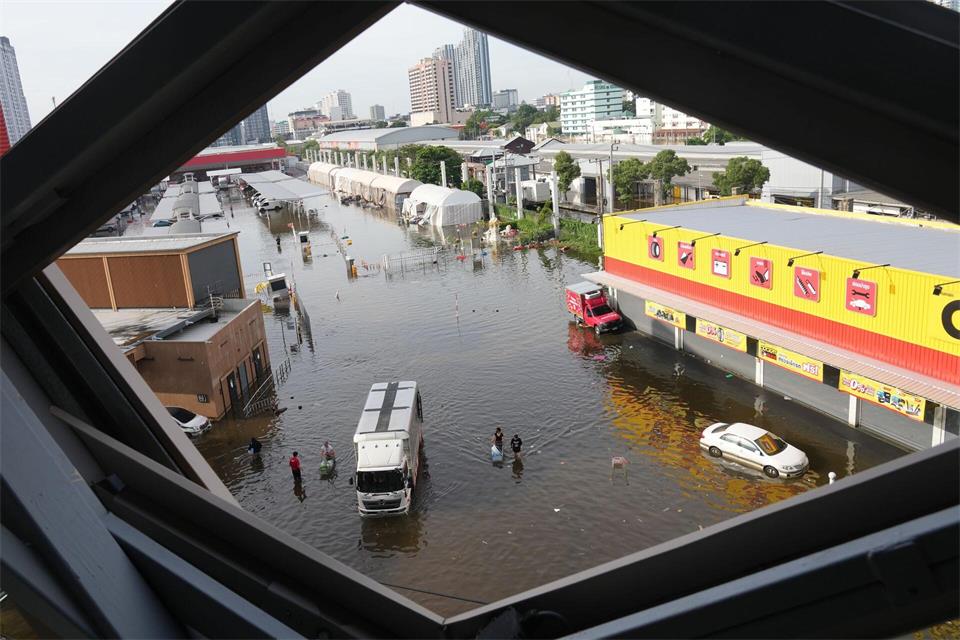 Hunderttausende Menschen sind allein in Bangkok betroffen.Sakchai Lalit/AP/dpa