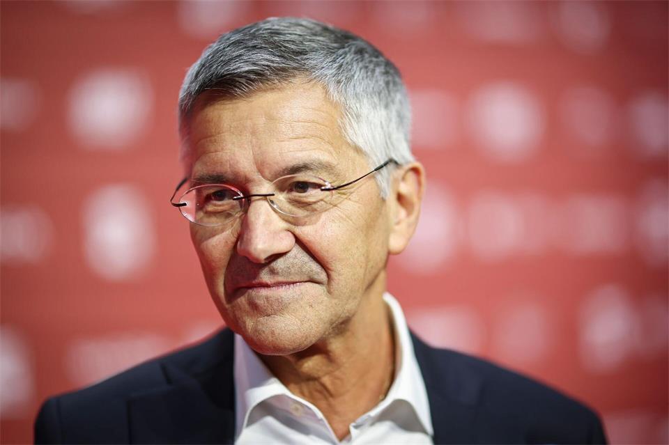 Hunger auf Titel: Bayern-Präsident Herbert Hainer. (Archivbild)Christian Charisius/dpa