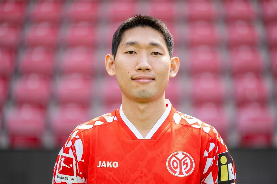 Hyon-seok Hong wechselt auf Leihbasis vom FSV Mainz 05 zum FC Midtjylland. (Archivbild)Torsten Silz/dpa