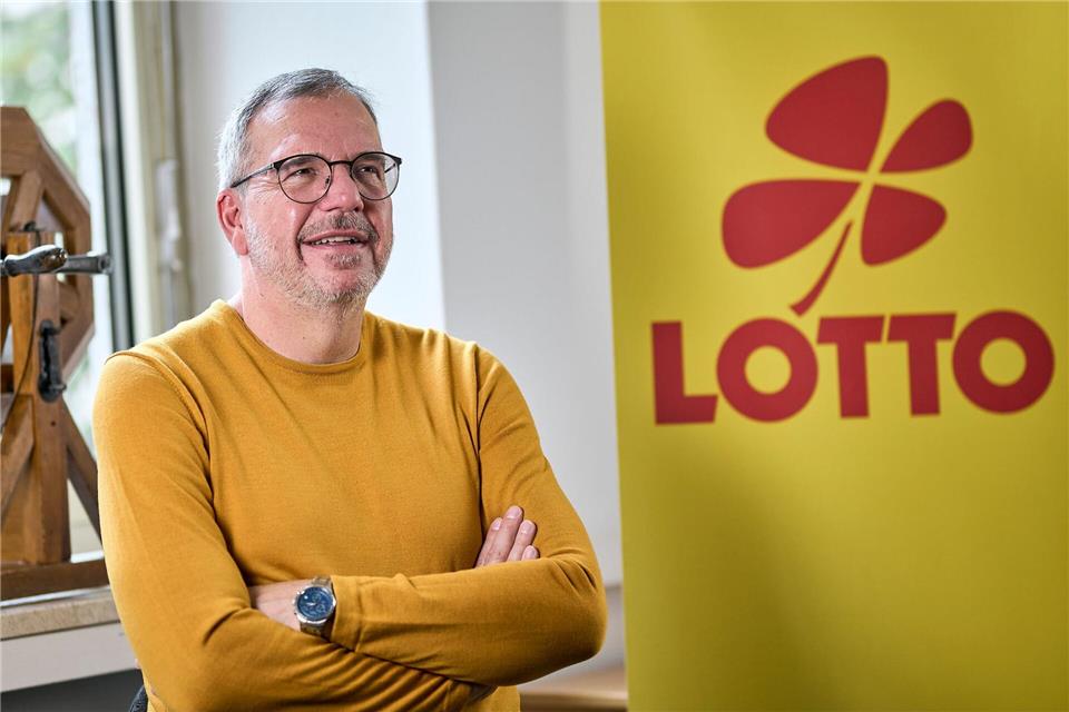 „Ich bin Fahrlehrer für Lottogewinner“, sagt Gewinnerberater Trabalski über seinen Job.Michael Ukas/dpa