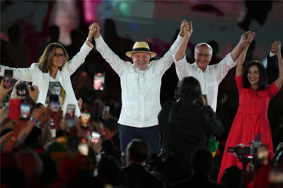 „Ich bin topfit“, sagte Lula bei seiner Nominierung für eine vierte Amtszeit.Andre Penner/AP/dpa