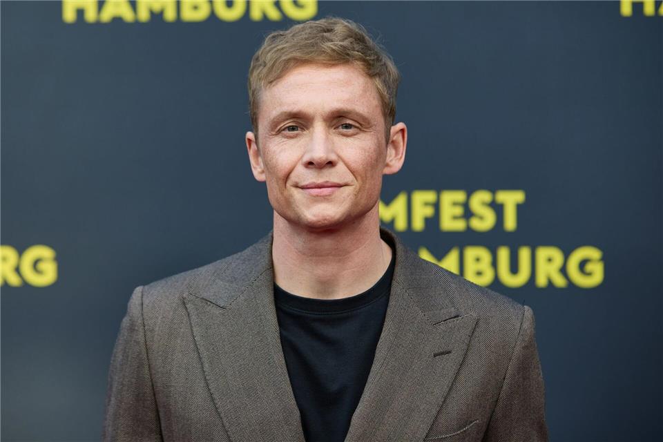 „Ich habe auf meinem Telefon keine Apps mehr, die mich ablenken“, sagt Schauspieler Matthias Schweighöfer. (Archivbild)Georg Wendt/dpa