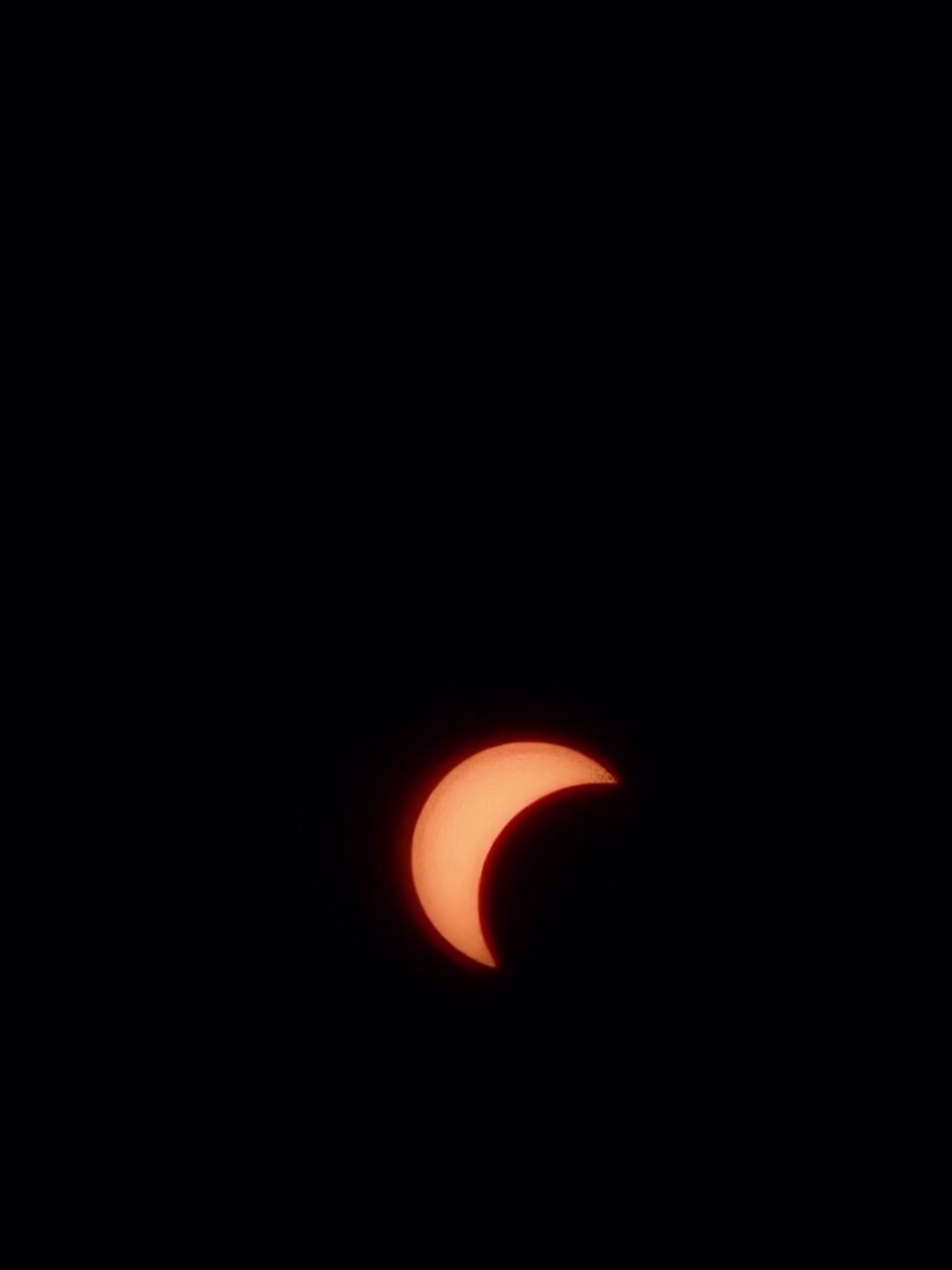 „Ich habe mir die Sonnenfinsternis gestern Abend in Ramsdorf am Hubertus-Wald/Lü...