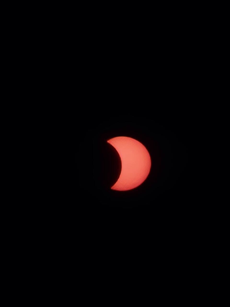 „Ich habe mir die Sonnenfinsternis gestern Abend in Ramsdorf am Hubertus-Wald/Lü...