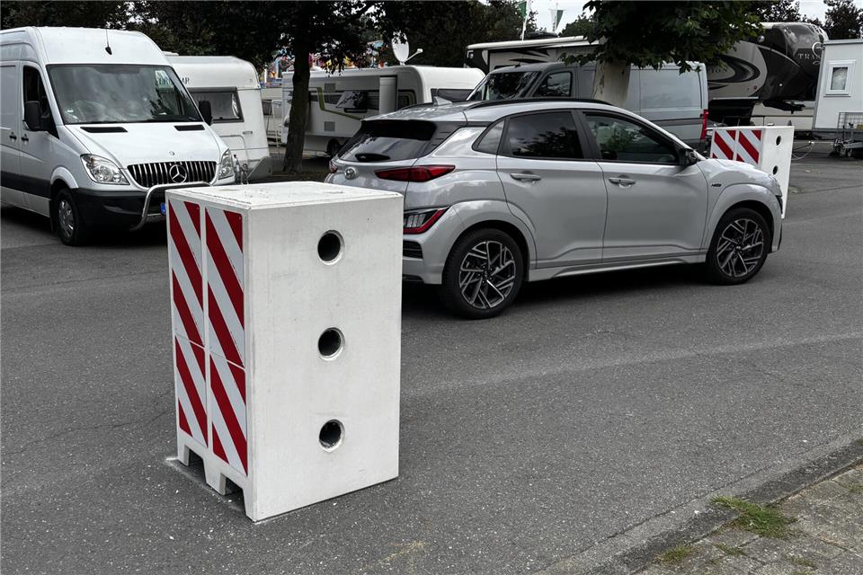 Ihren ersten Einsatz in Heiden hatten die Absperrungen beim Schützenfest im vergangenen Sommer, da allerdings noch ohne Stahlseil.