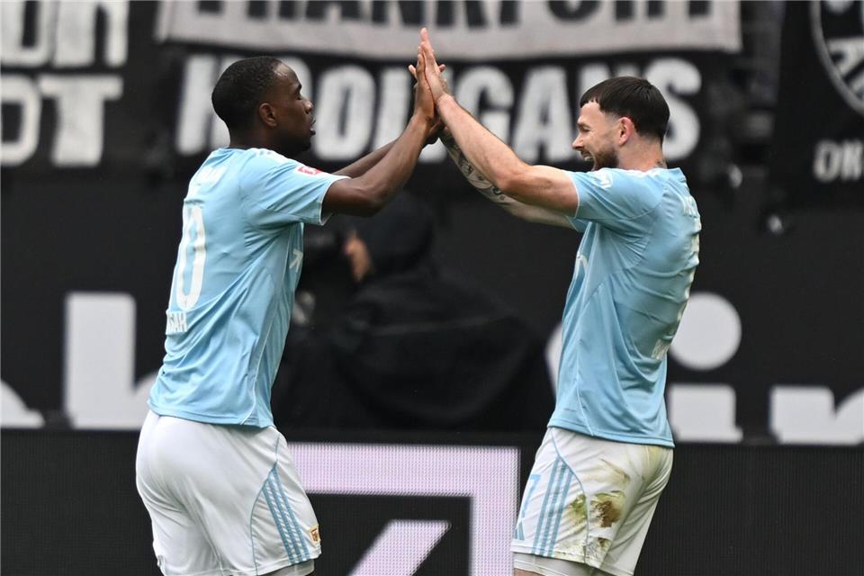 Ilyas Ansah und Oliver Burke (r) harmonieren immer besser.Arne Dedert/dpa