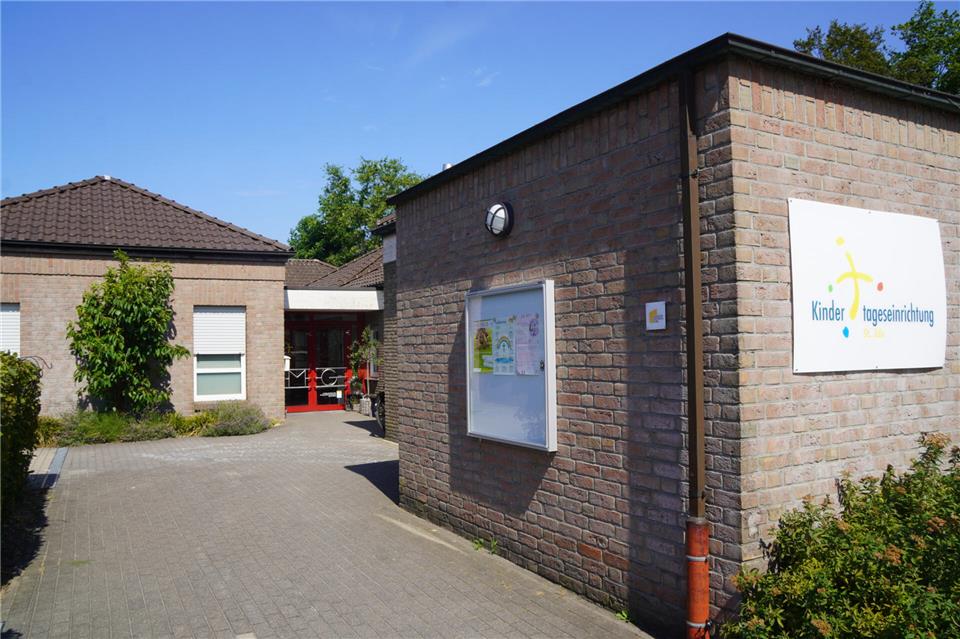 Im April noch die Umbenennung zu St. Ida verkündet – nun die Schließung: Der ehemalige St.-Maria-Goretti-Kindergarten wird zum 31. Juli 2027 dauerhaft geschlossen. Grund sind zu wenige Geburten in Gescher.