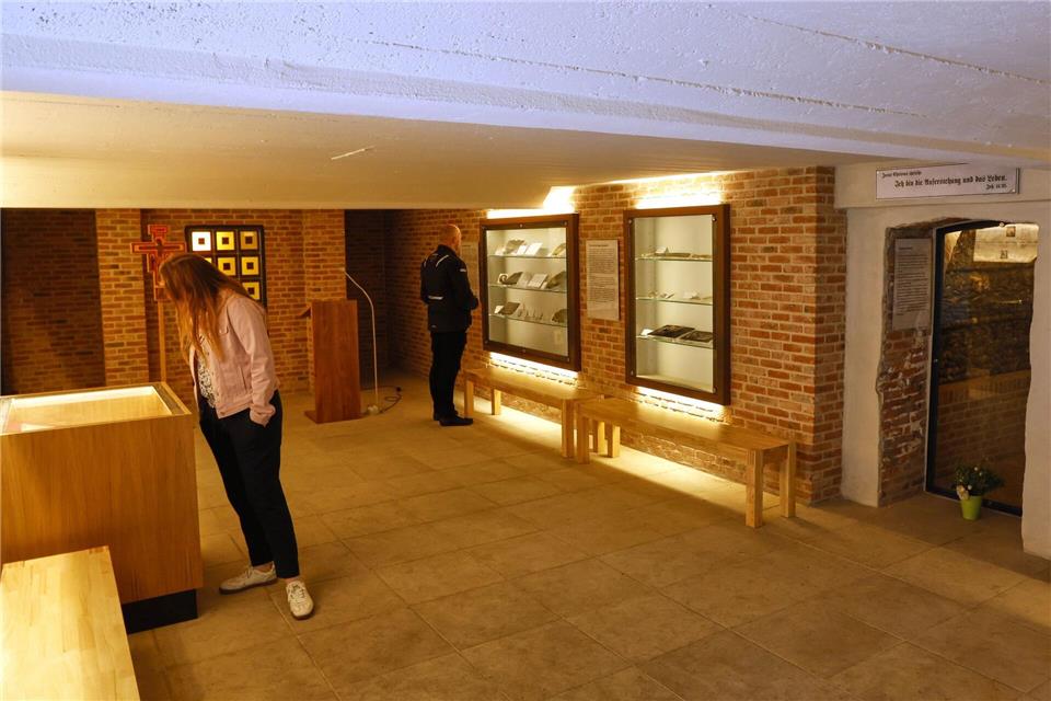 Im Ausstellungsraum erfahren die Besucher viel über die Geschichte der Kirche und des Viertels.Georg Wendt/dpa