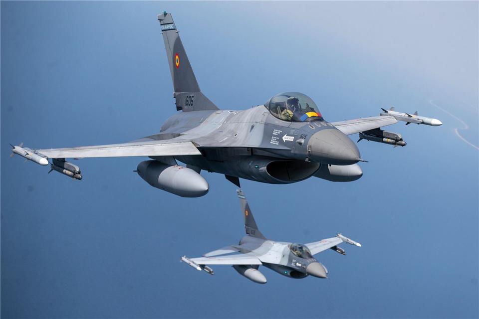 Im Baltikum übernehmen Kampfjets aus Nato-Staaten die Luftraumüberwachung. (Archivbild) Mindaugas Kulbis/AP