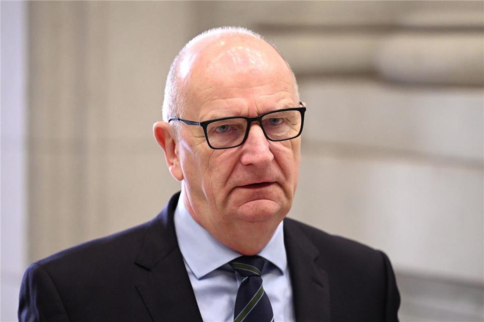 Im Beisein von Brandenburgs Ministerpräsident Dietmar Woidke (SPD) ist ein Gedenkort für die Verbrennung von Büchern in Luckenwalde während der Nazi-Zeit enthüllt worden. (Archivbild)Soeren Stache/dpa