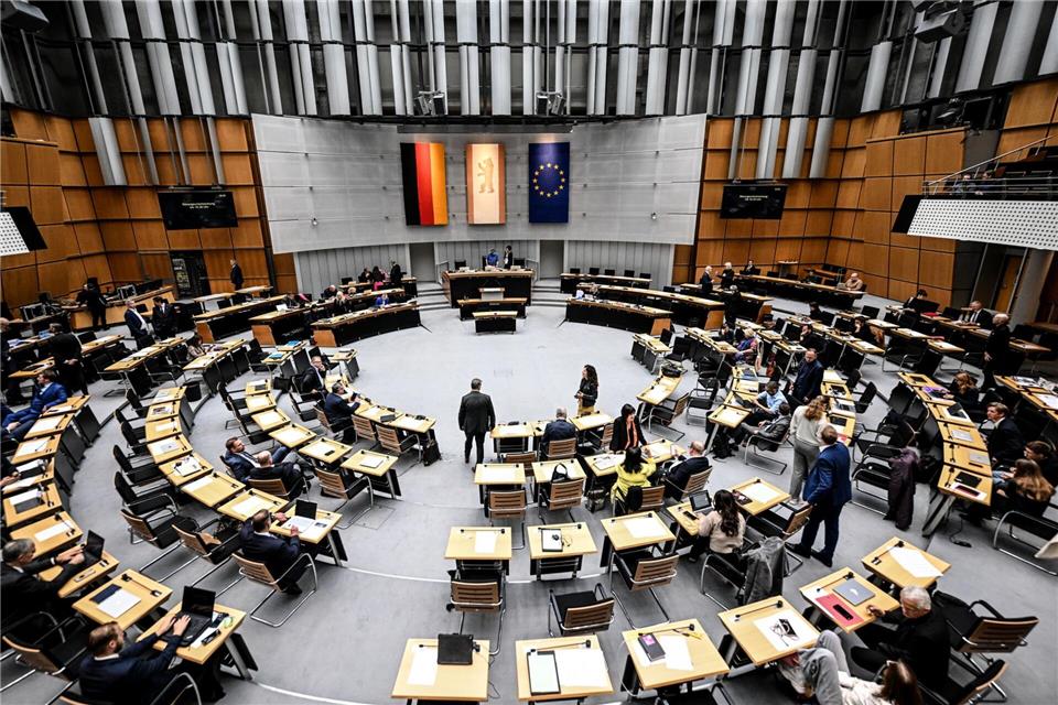 Im Berliner Landesparlament dreht sich die Debatte bei der nächsten Sitzung nicht zuletzt ums Geld. (Archivbild)Britta Pedersen/dpa