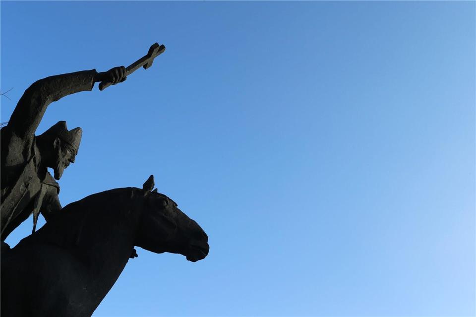 Missbrauch: Strengere Regeln und Bitte um Verzeihung  Im Bistum Augsburg wurde eine Studie zum Umgang mit sexuellem Missbrauch in der Kirche vorgestellt. (Symbolbild)Karl-Josef Hildenbrand/dpa