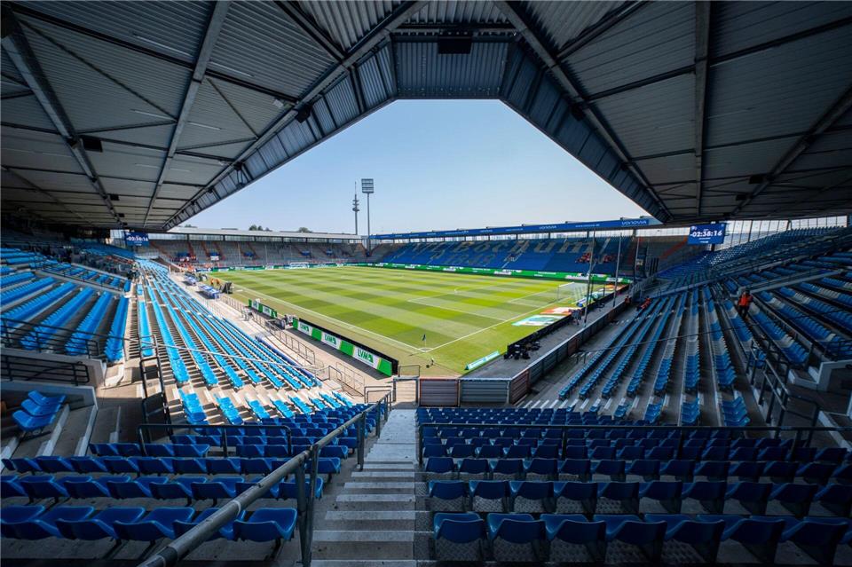 Im Bochumer Ruhrstadion findet das Eröffnungsspiel der kommenden Saison in der 2. Fußball-Bundesliga statt.David Inderlied/dpa