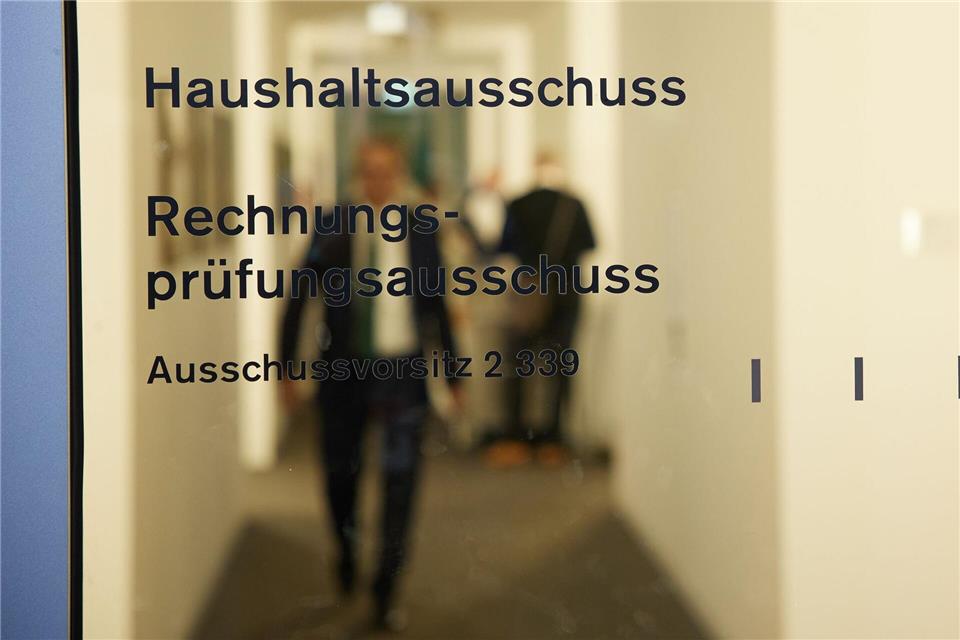 Im Bundestag legen die Fraktionen letzte Hand an den Etat für 2026. (Archivbild)Jörg Carstensen/dpa