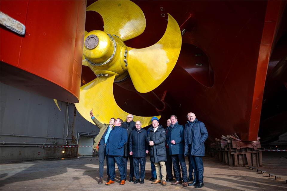 Im Bundestagswahlkampf hat Bundeskanzler Olaf Scholz die Lloyd Werft in Bremerhaven besucht. Sina Schuldt/dpa