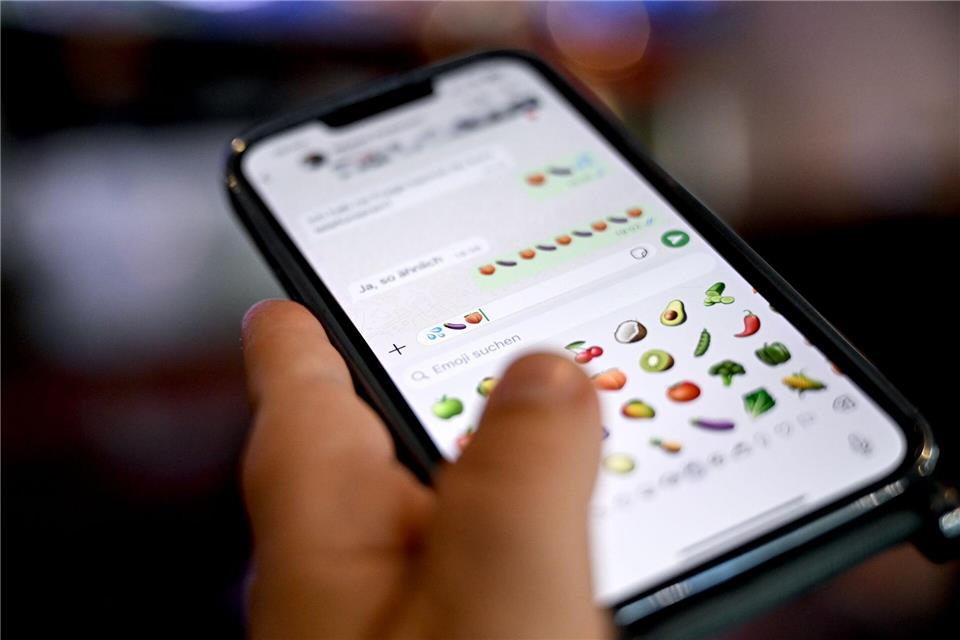 Im Chat werden die Aubergine oder der Pfirsich gelegentlich anzüglich verwendet. (Symbolbild)Britta Pedersen/dpa