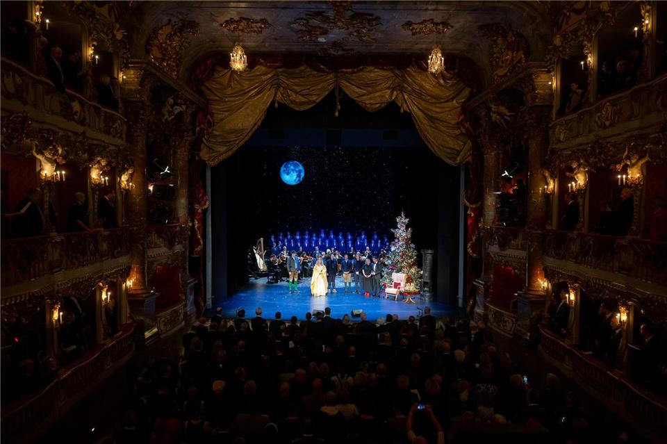 Im Cuvilliéstheater wurde es weihnachtlich.Sven Hoppe/dpa