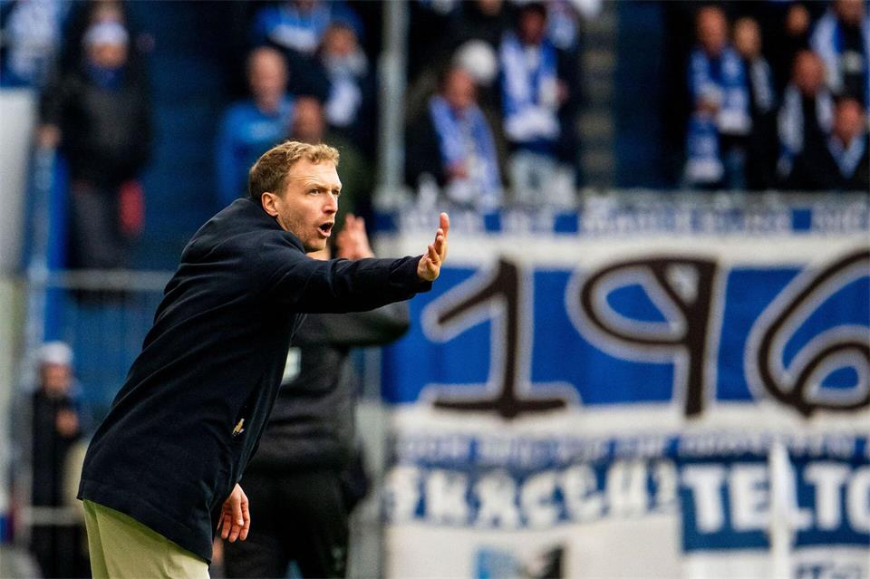 Im DFB-Pokal gefordert: KSC-Trainer Maximilian Senft hofft in Mönchengladbach auf einen Coup.Julius Frick/dpa