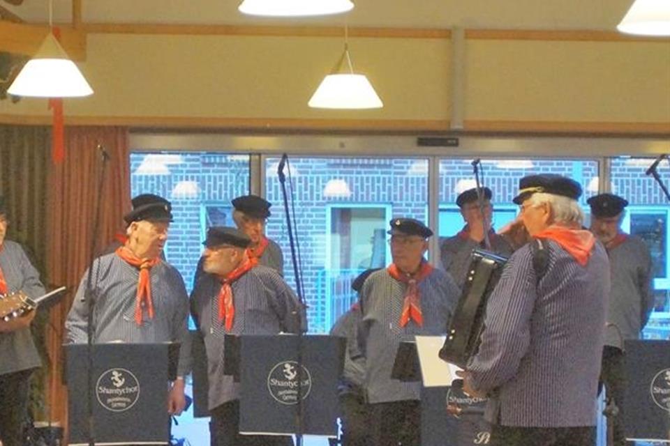 Im Dezember 2019 sang der Shanty-Chor Gemen für die Bewohner des Altenpflegeheims Maria Veen. 