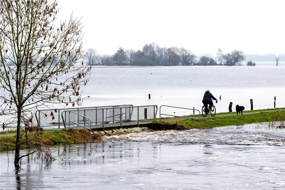 Im Dezember 2023 und Januar 2024 wurden Teile Deutschlands überschwemmt, weil es mehr als üblich regnete. Niedersachsen und Bremen waren besonders betroffen. (Archivbild)Sina Schuldt/dpa