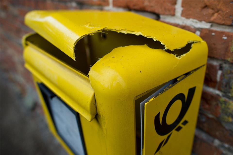 Im Dezember meldete die Polizei in Brandenburg vermehrt Fälle, in denen Briefkästen mit Böllern gesprengt wurden.(Symbolbild)picture alliance / dpa