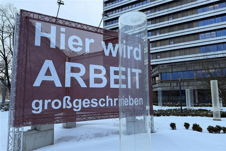 Im Dezember steigt die Arbeitslosigkeit: Betriebe stellen vor dem Jahresende weniger ein und in der kalten Jahreszeit gibt es weniger Außenjobs.Irena Güttel/dpa