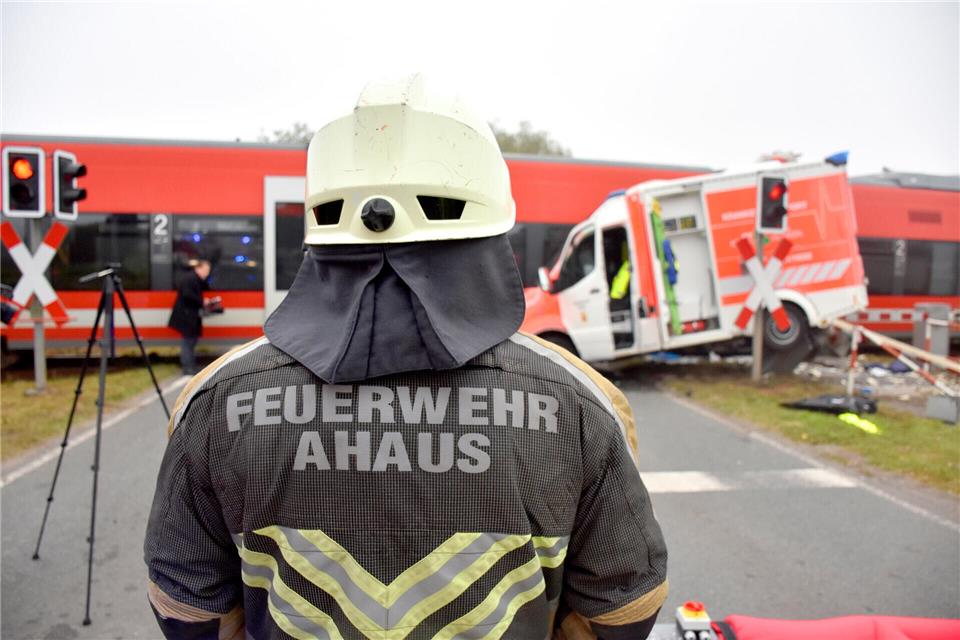 Im Einsatz vor Ort waren Kräfte der Feuer- und Rettungswache Ahaus sowie des Löschzugs Ahaus der Freiwilligen Feuerwehr. Der Leiter der Ahauser Feuerwehr bezeichnet ihn später als einen der belastendsten seiner Laufbahn.