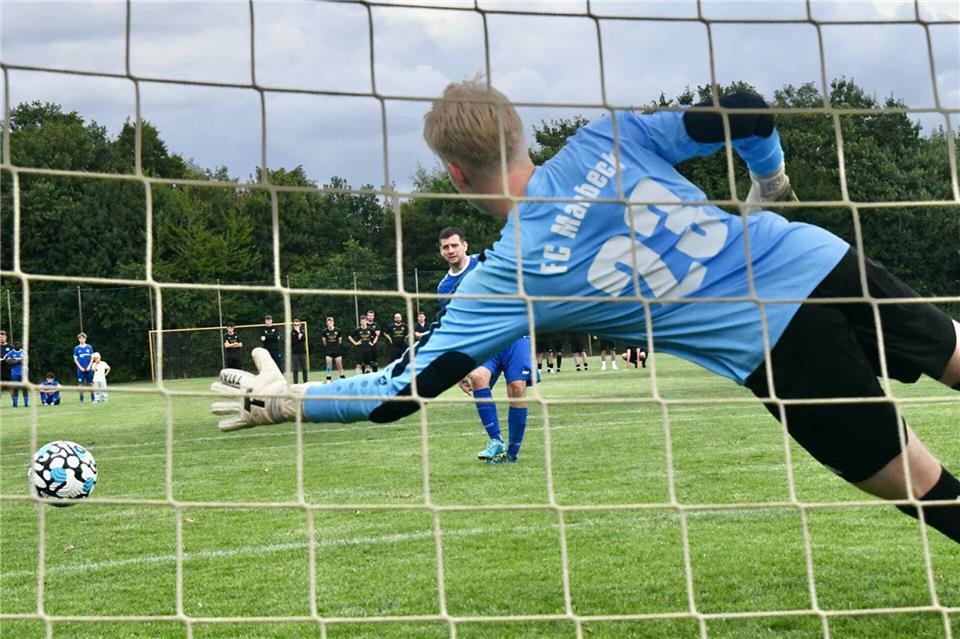 Im Elfmeterschießen gegen Westfalia Gemen sicherte sich der FC Marbeck im Vorjahr die Stadtmeisterschaft.