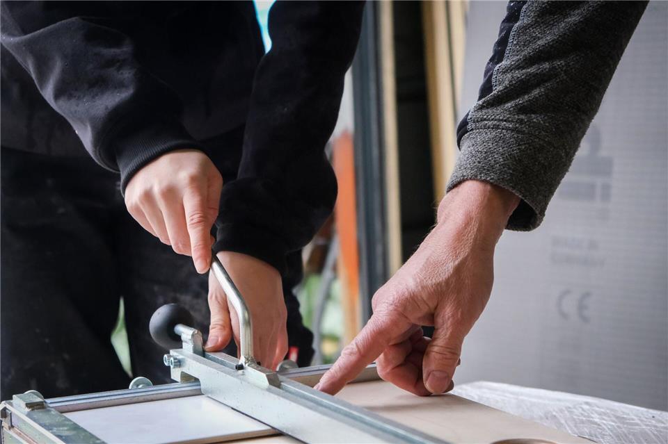 Im FHJ können Teilnehmende, verschiedene Berufe, Betriebe und die Zusammenarbeit dort kennenlernen.Zacharie Scheurer/dpa-tmn