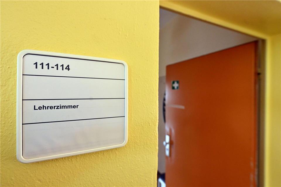 Im Fall einer dauerkranken Lehrerin ermittelt nun auch die Staatsanwaltschaft. (Symbolbild)Martin Schutt/dpa