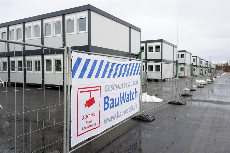 Im Freistaat Bayern können nach dem Abebben der Flüchtlingswelle Tausende Plätze für die Unterbringung von Asylbewerbern abgebaut werden. Sven Hoppe/dpa