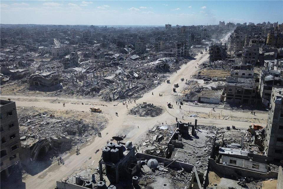 Bericht: Wieder Tote durch israelischen Beschuss in Gaza Im Gazastreifen soll es wieder Tote durch israelisches Feuer gegeben haben. (Symbolbild)Uncredited/AP/dpa