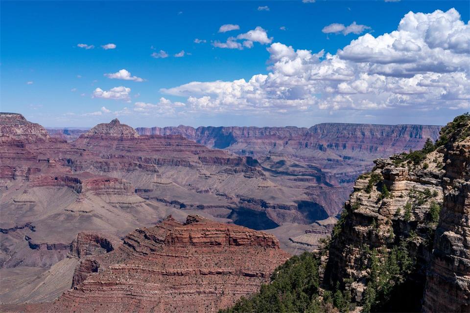Im Grand Canyon werden nach Behördenangaben nach einer Sturzflut gut 20 Menschen vermisst. (Archivbild)Alex Brandon/AP/dpa